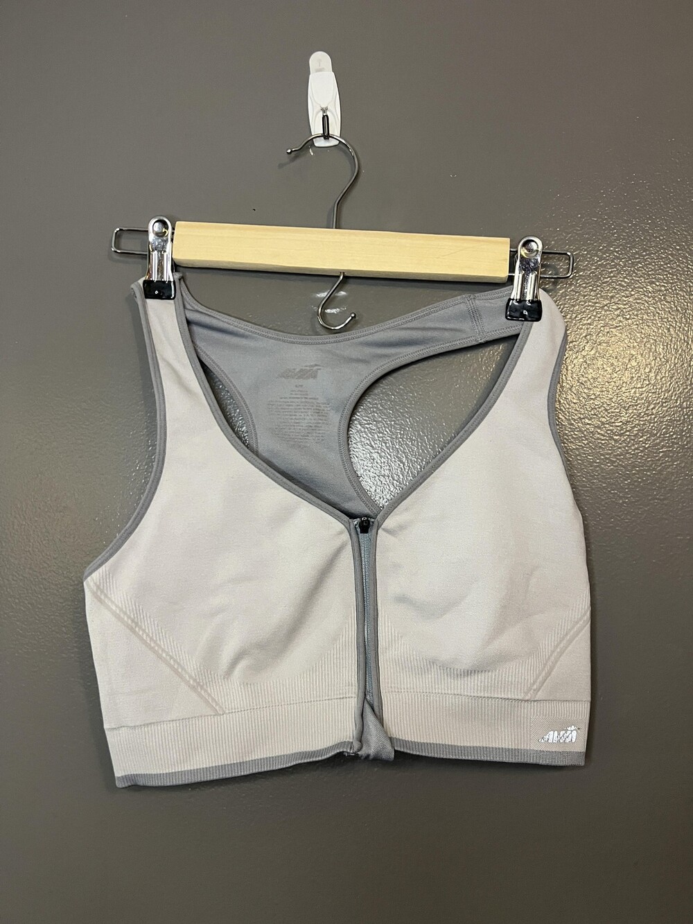 Avia Sports Bra Womens Medium Gray Zip Front Racerback Lightly Lined Seamless